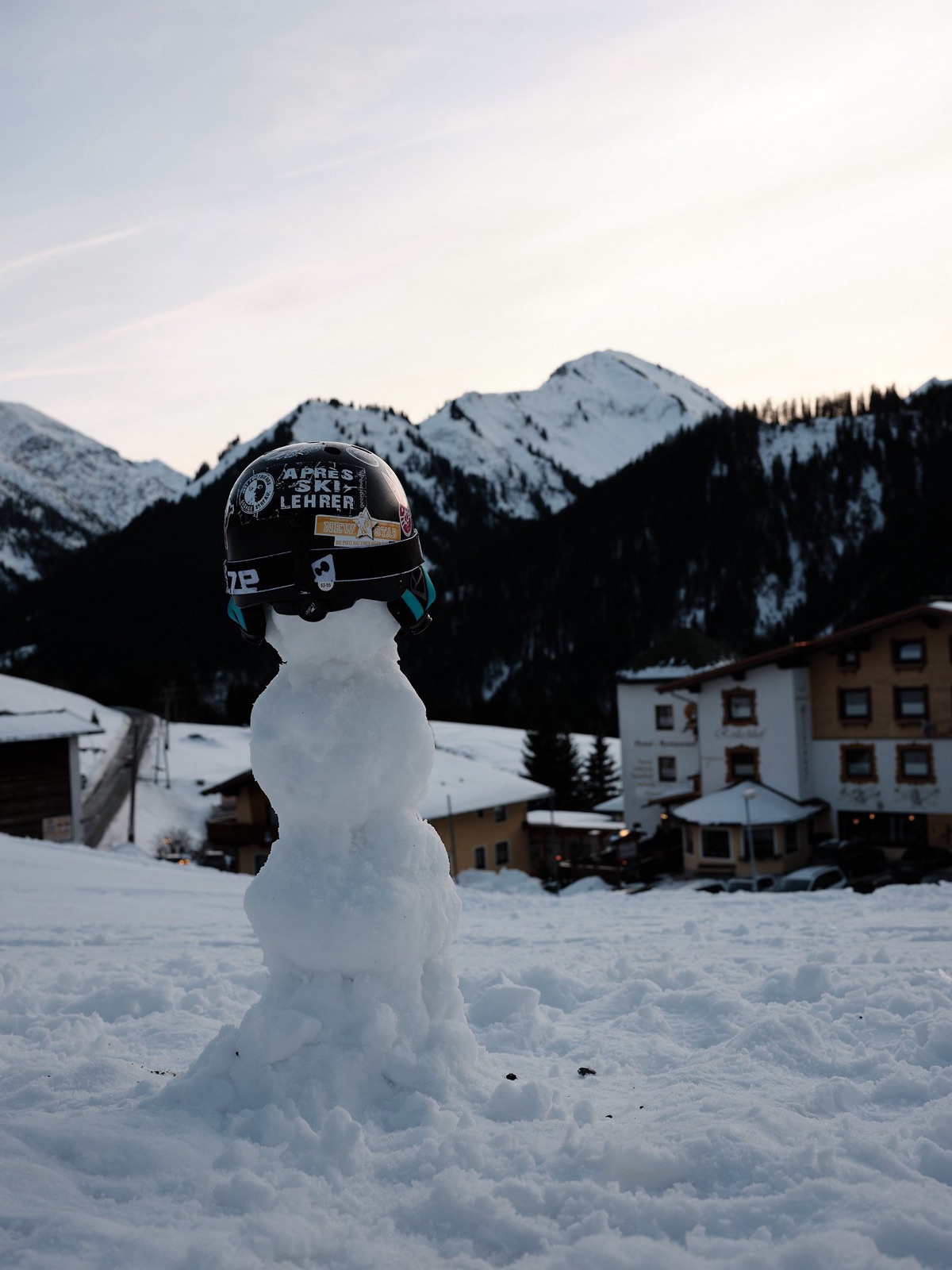 Tracing Snowmen for Tirolwerbung